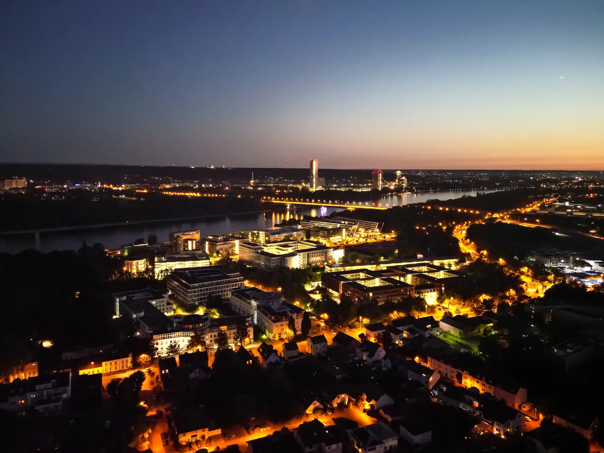 Luftaufnahme Drohne Nacht